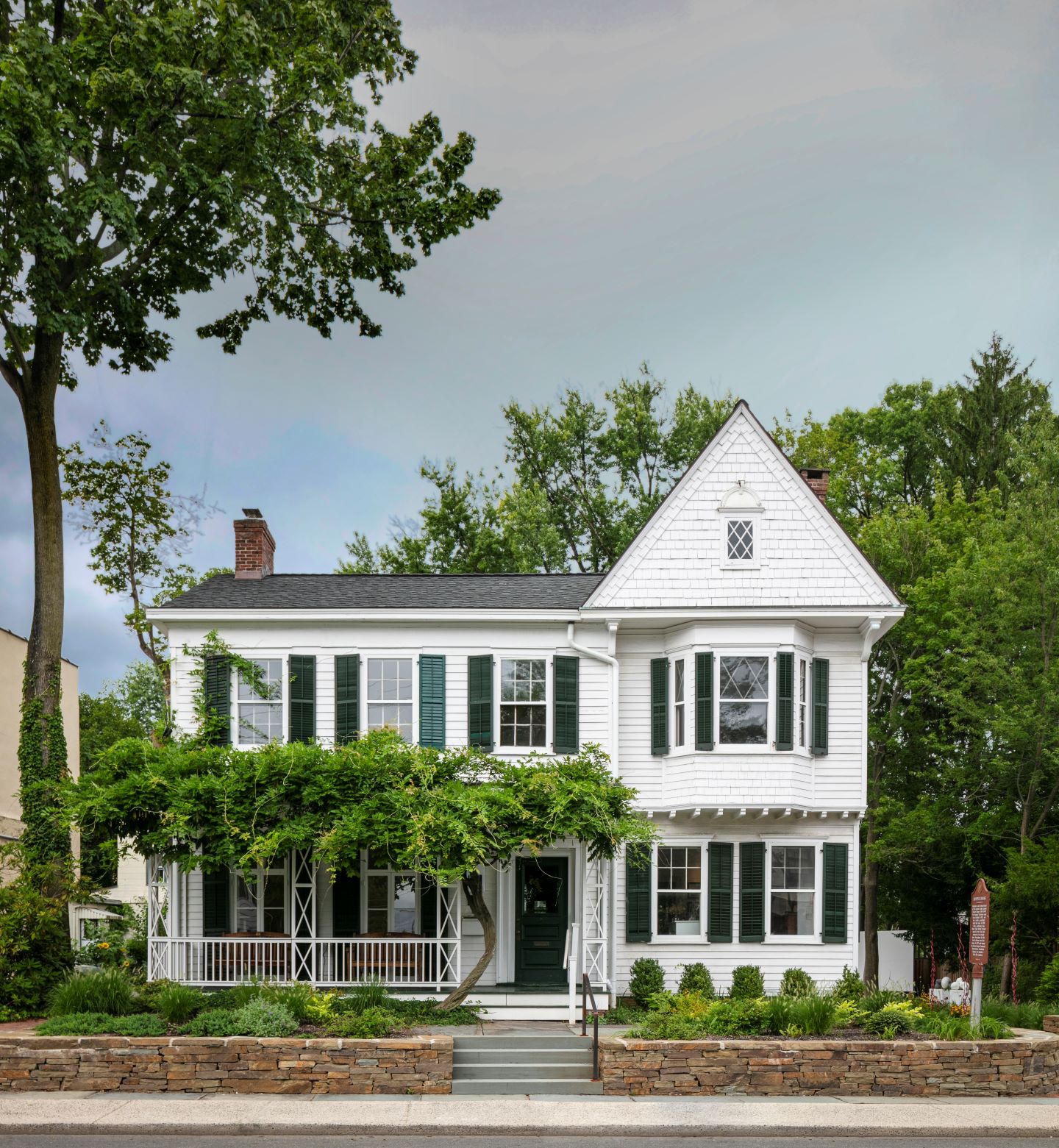 Edward%20Hopper%20House-01%20sky%201.jpg?1750374039929